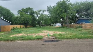 W  Ball St, Weatherford, TX 76086