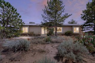 6 El Cerro Mission Pl, Los Lunas, NM 87031