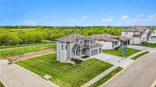 3112 SW Summit View Trl, Lees Summit, MO 64082