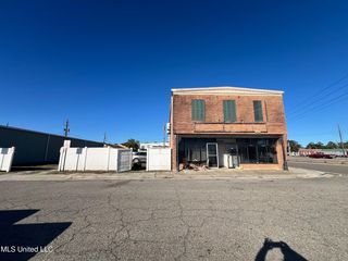 100 Elizabeth St #E, Picayune, MS 39466