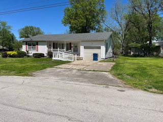 202 W  3rd St, Lamar, MO 64759