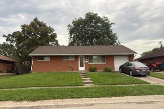 5716 Traymore Dr, Huber Heights, OH 45424