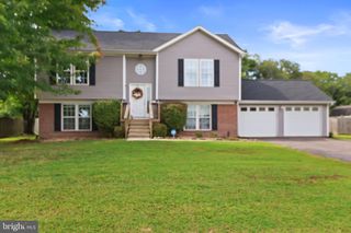 7262 Port St, Port Royal, VA 22535