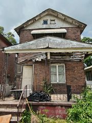 216 Ellsworth St, Gary, IN 46404