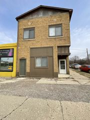 2921 S  Saginaw St, Flint, MI 48503