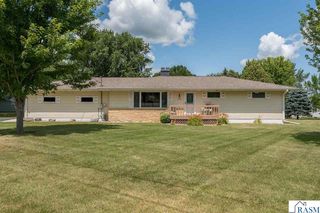716 River St W, Waterville, MN 56096