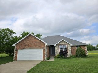195 Park Place, Seymour, MO 65746