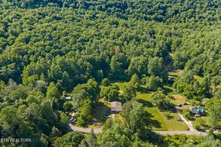 369 Back Valley Rd, Oliver Springs, TN 37840
