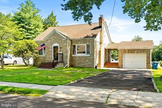 710 N  Lafayette Ave, Morrisville, PA 19067