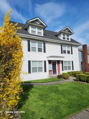 2412 Rucker Ave #2, Everett, WA 98201