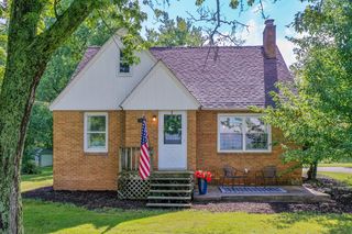 1025 Graafschap Rd, Holland, MI 49423