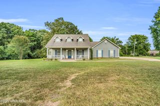135 Kelsey Ln, Steens, MS 39766