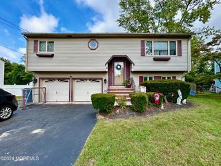 6 Brooklawn Drive, Hazlet, NJ 07730