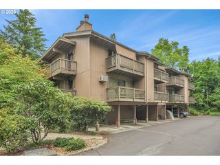 7748 SW Barnes Rd #C, Portland, OR 97225