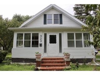 923 W  5th St, Perry, IA 50220