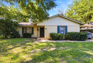 912 Sycamore St, Commerce, TX 75428