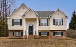 6920 Rangecrest Rd, Belews Creek, NC 27009