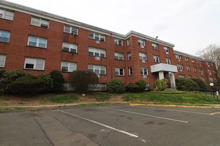 1730 State Street APT 203, Hamden, CT 06517
