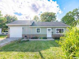 1511 N  5th St, Chillicothe, IL 61523