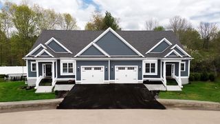 10 Damon Rd #20, Medfield, MA 02052