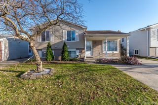 34354 Crosley St, Clinton Township, MI 48035