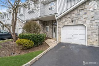 24 Catherine Ct, Old Bridge, NJ 08879