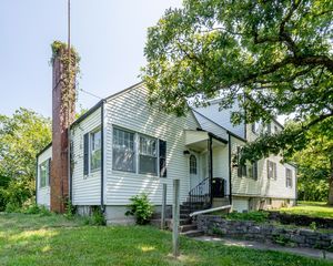 2900 Green Valley Dr, Columbia, MO 65201