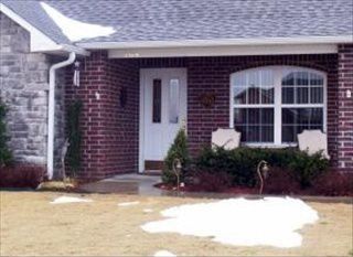 704 E  9th St, Grove, OK 74344