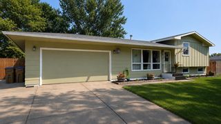 1825 12th St SW, Minot, ND 58701