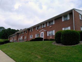 22 Orchard Hills Dr #B, Boyertown, PA 19512