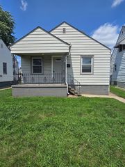 2715 162nd Pl, Hammond, IN 46323