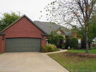 9007 N  128th East Ave, Owasso, OK 74055