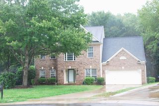 733 Meadow Lake Dr, Matthews, NC 28105