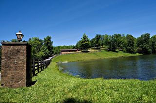 54 Double Pond Dr, Bridgeport, WV 26330