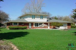 5561 Wright Dr, Troy, MI 48098