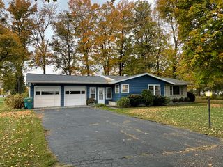 28981 E  Fawn River Rd, Sturgis, MI 49091