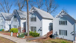 319 Bayside Dr, Grand Rivers, KY 42045