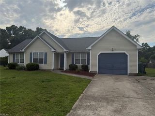 110 Woodlake Ter, Suffolk, VA 23434
