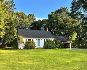 7 Pine St, Medfield, MA 02052