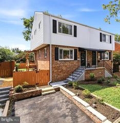11 E  Myrtle St #1/2, Alexandria, VA 22301