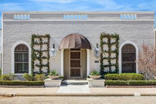 2102 Canongate Dr, Houston, TX 77056