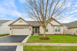2543 Edgewater Dr, Elgin, IL 60124