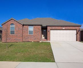 427 W Madrid Street, Republic, MO 65738
