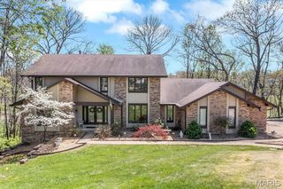 2244 Kehrs Ridge Dr, Chesterfield, MO 63005