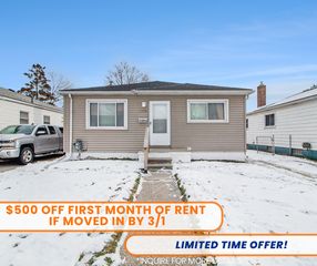 22578 Raven Ave, Eastpointe, MI 48021