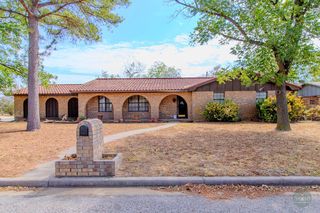 2701 Highland Park Dr, Vernon, TX 76384