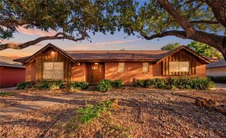 753 Burkshire Dr, Corpus Christi, TX 78412
