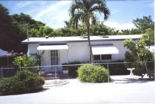 17 Poinciana Ln, Largo, FL 33770
