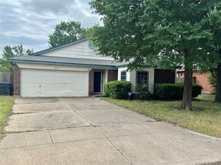 6715 Copperwood Ct, Arlington, TX 76001