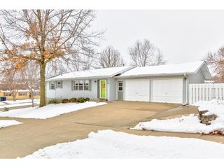 1307 E  7th St, Pella, IA 50219